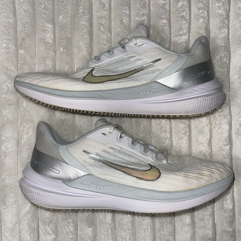Nike Winflo 9 Running | Size 10 Women